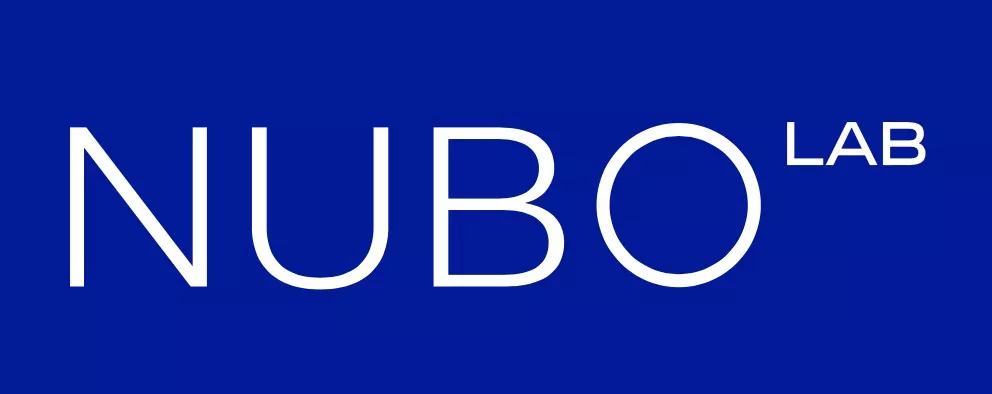Logo de NUBOLAB con el texto 'NUBO LAB' en blanco sobre fondo azul.